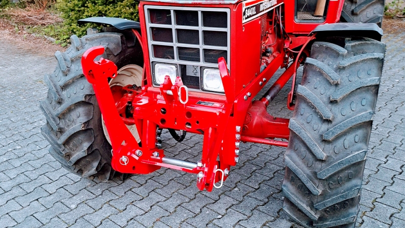 UNIVERZALNI KIT PREDNJA ČELNA HIDRAULIKA 2KAT ZA TRAKTOR 1500kg - CRVENA (RAL 3000)