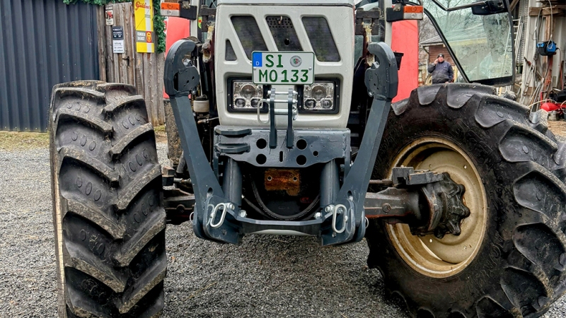 UNIVERZALNI KIT PREDNJA ČELNA HIDRAULIKA 2KAT ZA TRAKTOR 1500kg
